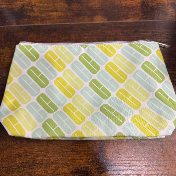 Clinique Make Up Bag Logo Cosmetics - Picture 1 of 4